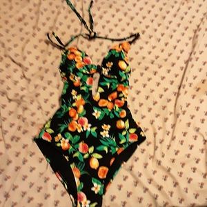 Lemon print swimsuitn